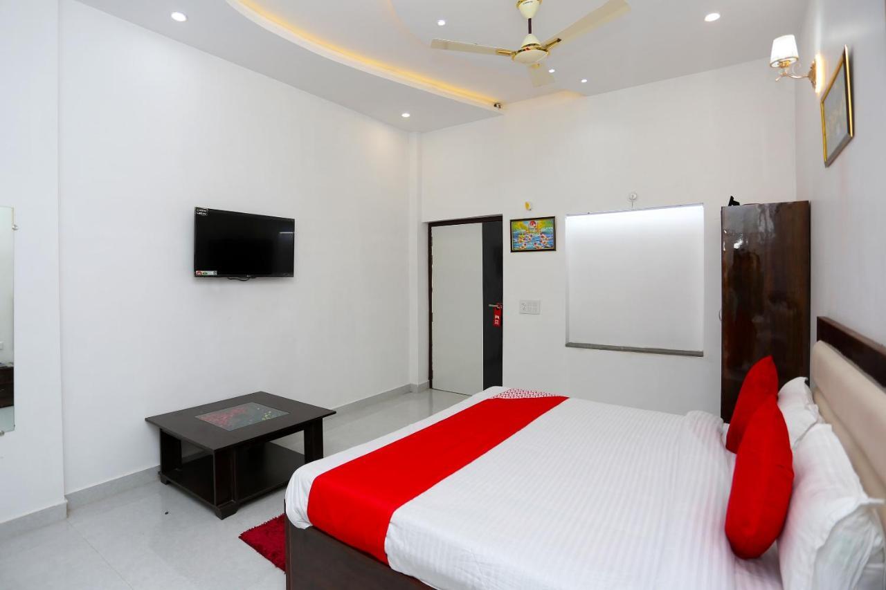 Hotel Rest Palace Agra  Extérieur photo