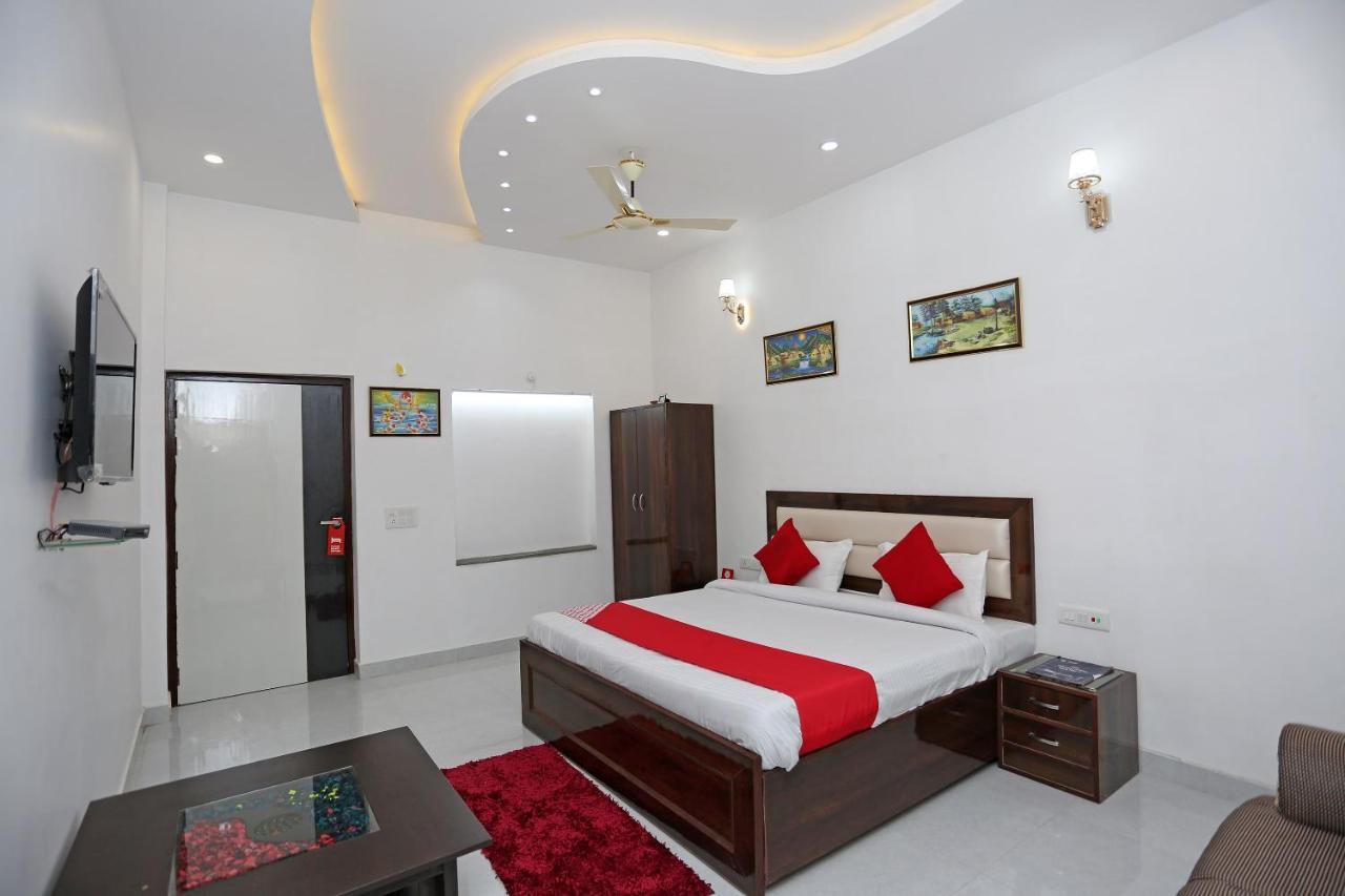 Hotel Rest Palace Agra  Extérieur photo