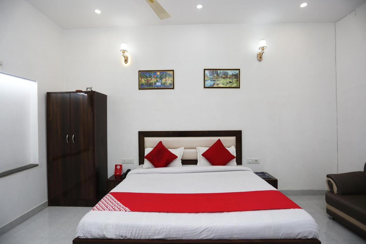 Hotel Rest Palace Agra  Extérieur photo